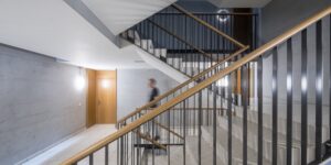 Praxisfall: Intelligentes Treppenhaus-Licht für Effizienz und Sicherheit